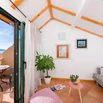 Mare Villa Bol