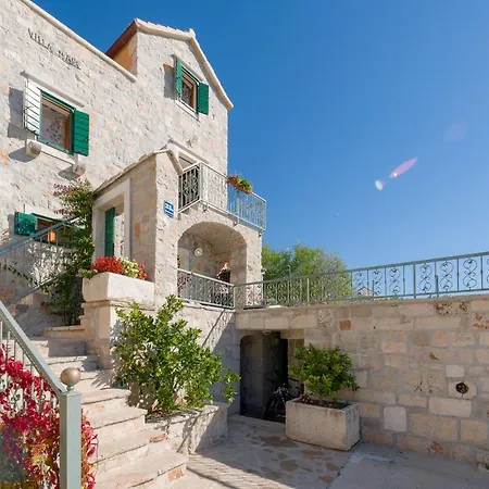 Mare Villa