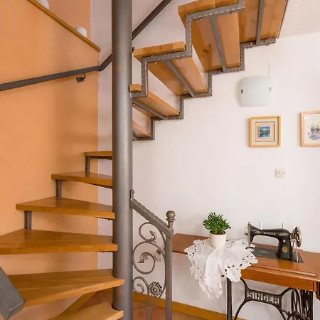 Mare Villa Bol